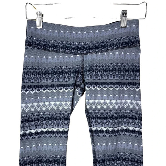 Alo Yoga Cropped Leggings Fair Isle Geometric Print Stretch Gray Size Small - Picture 3 of 9